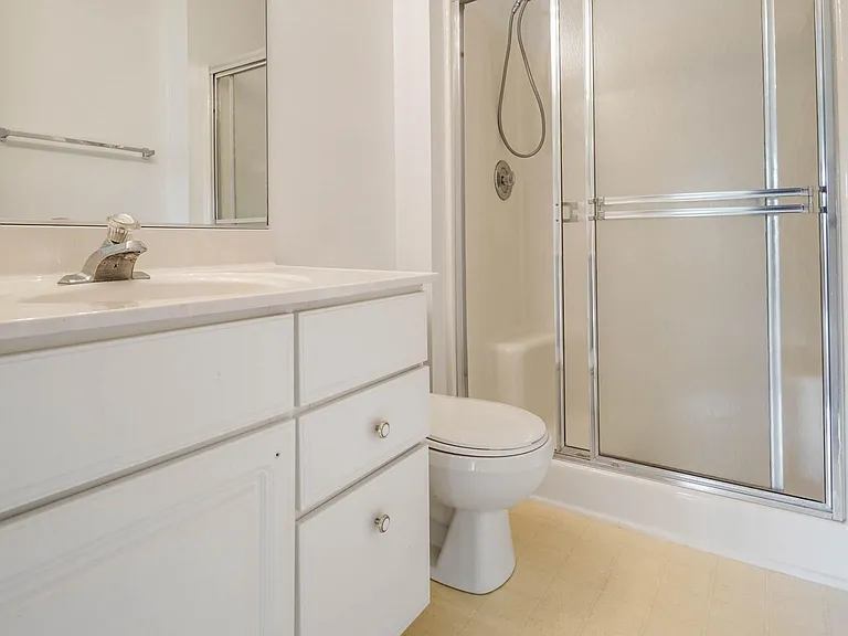 45 Queen Neva Ct #B — Photo 9