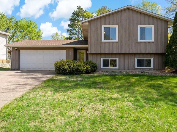 12024 Chesholm Ln, Eden Prairie, MN 55347