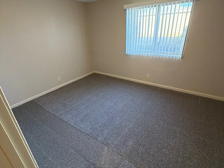 2032 J St #10 — Photo 8