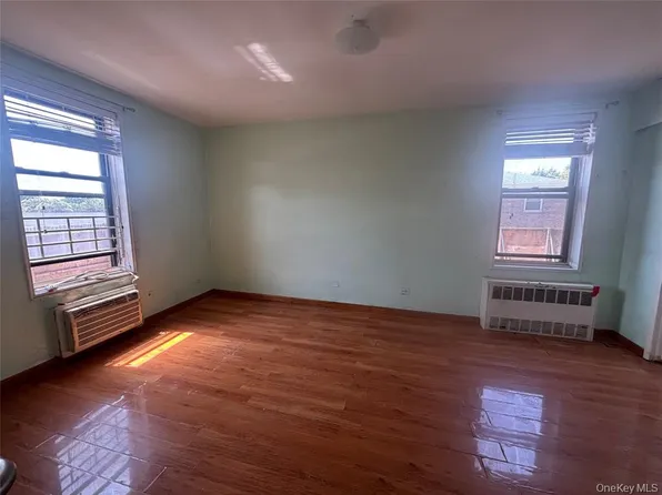 152-72 Melbourne Avenue image 12 of 17