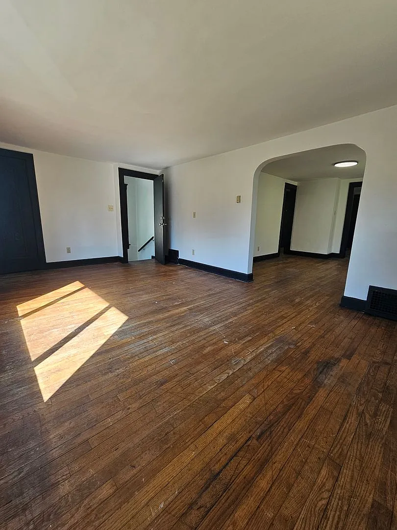 7610 Dearborn Ave — Photo 3
