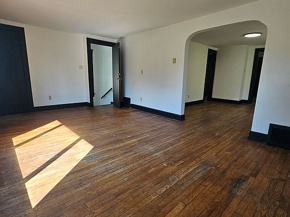 3rd image of 7610 Dearborn Ave