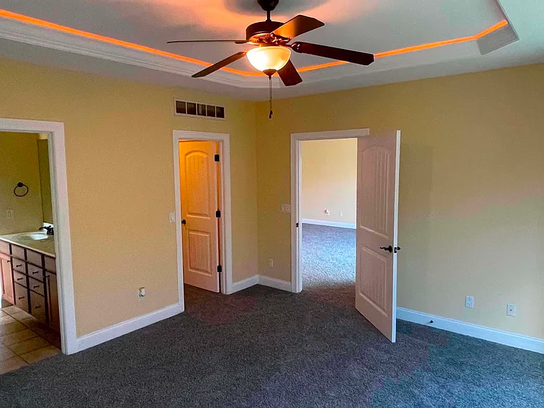 1505 Stonebluff Ct — Photo 3