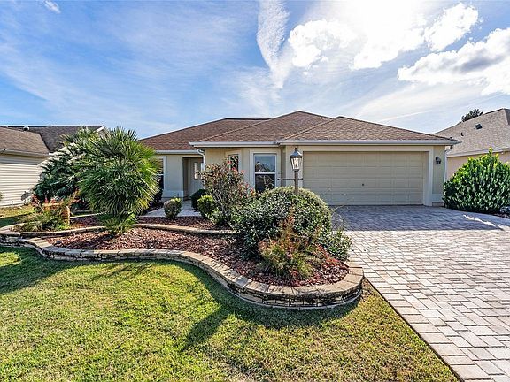 2nd image of 428 Ainsworth Cir #135