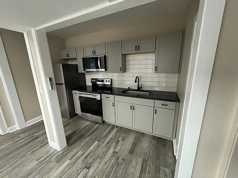 2 bed, $1,600 — Photo 1
