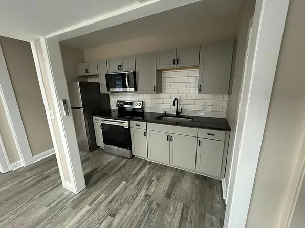 167 4th St #1B, Troy, NY 12180