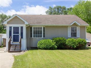 204 7th St, West Des Moines, IA 50265