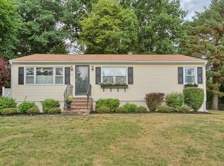 11 Redgate Dr, Methuen, MA 01844