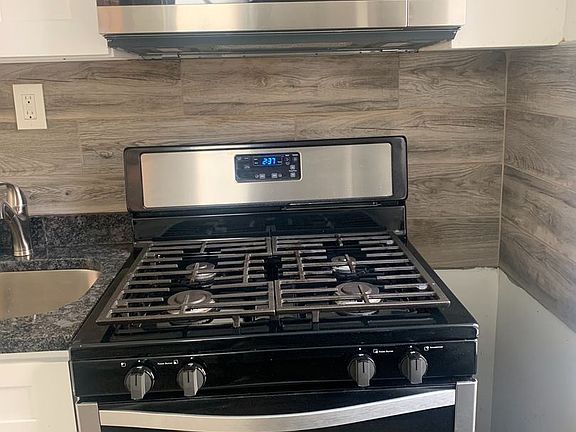 5th image of 4826 Walnut St #8146804
