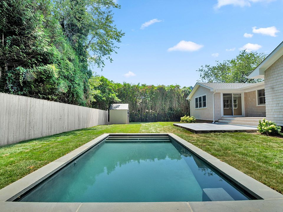1st image of 24 Windermere Dr