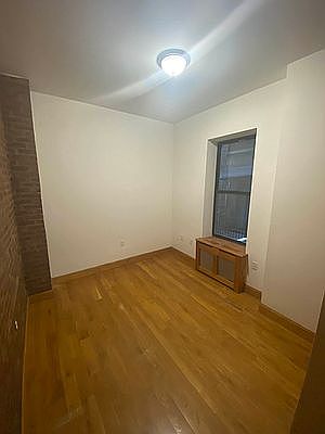 2nd image of 190 Claremont Ave #1AA