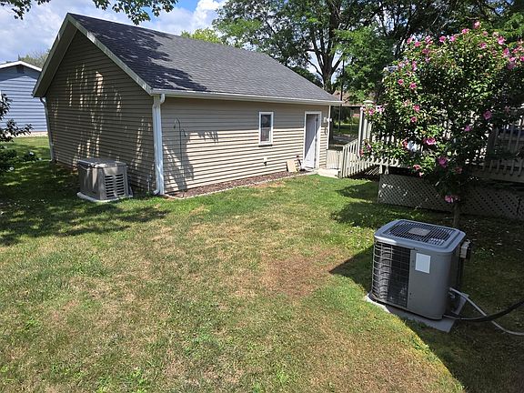5th image of 1135 Walwood Dr NE