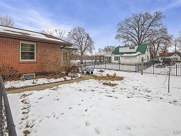 4th image of 1102 Sheehan Ln