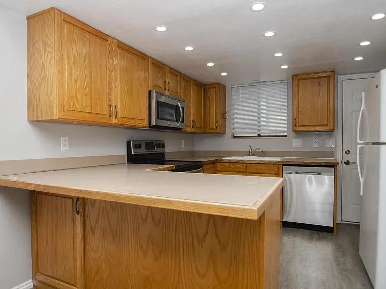 1113 Country Hills Dr #D1 — Photo 5