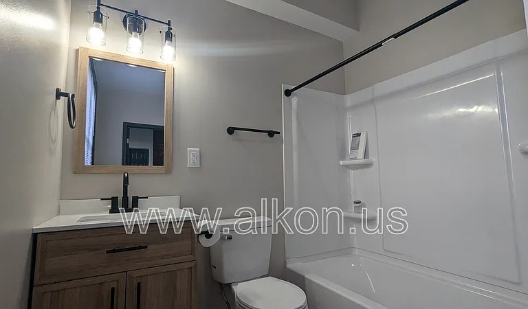 916 Deely St — Photo 15