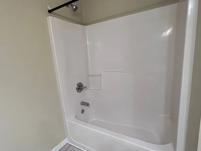 211 Johnson Ct — Photo 8
