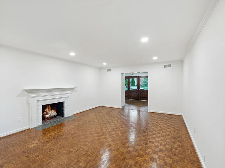 6313 Stoneham Ln — Photo 6