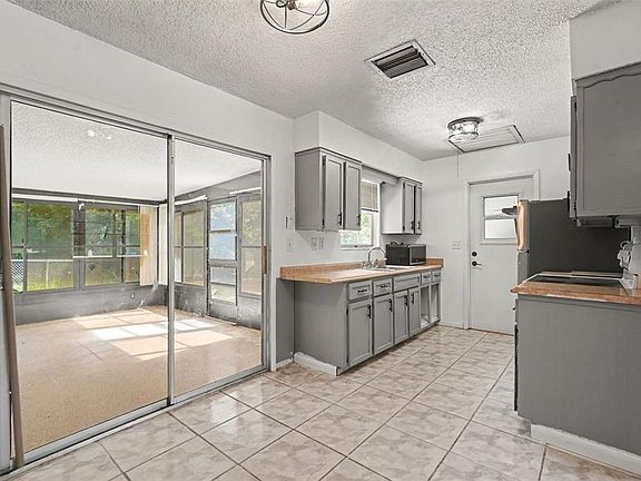 3rd image of 9661 LANGAN STREET