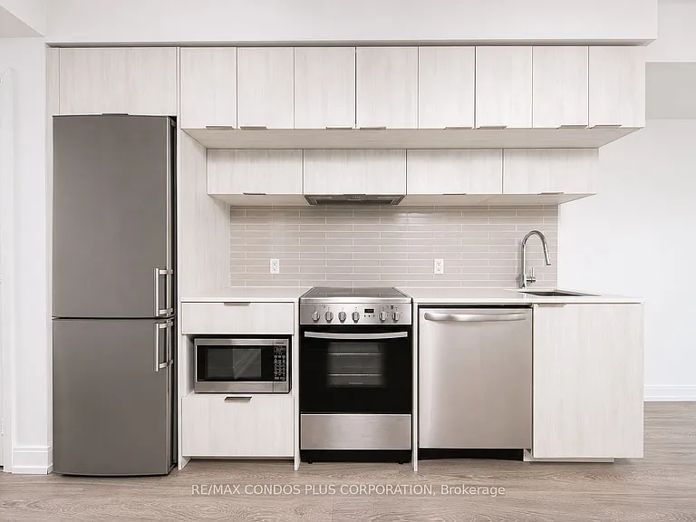 181 Dundas St E #2215 — Photo 6
