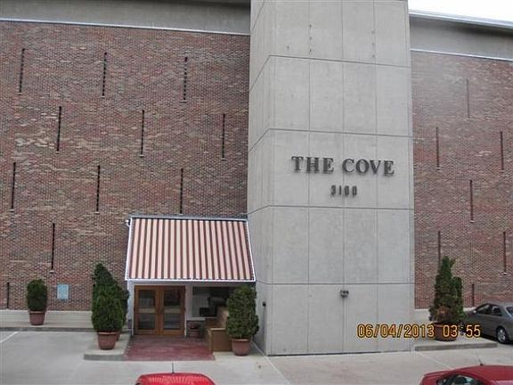 2nd image of 3100 Lake Mendota Dr APT 406