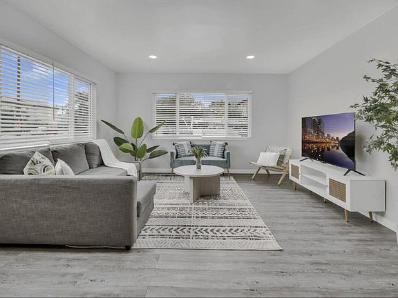 5th image of 207 30th St