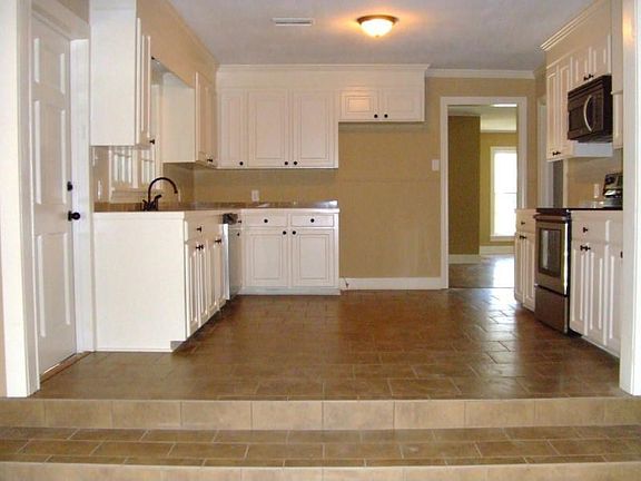 4th image of 2007 Evergreen Ln