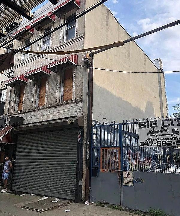 1st image of 2830 Fulton St