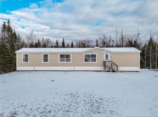 11 Clara St, Lincoln, NB E3B 0T8