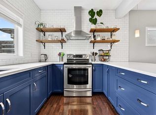 21 Marquis Hts SE, Calgary, AB T3M 1X6