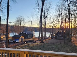 171 Mountain View Dr, Pocono Lake, PA