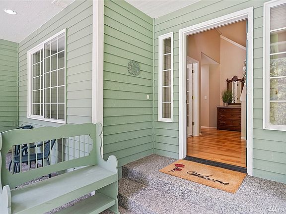 3rd image of 10239 316th Ave NE