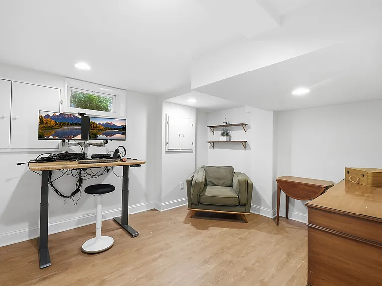 110 Stewart Ave — Photo 24