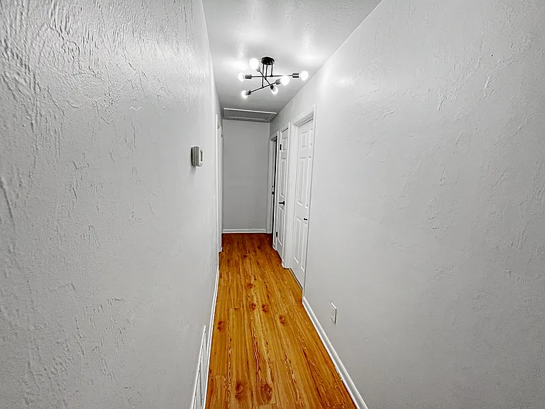 916 NW 7th Ave — Photo 7