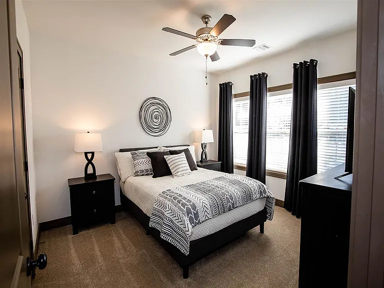 15310 Trailside Dr — Photo 9