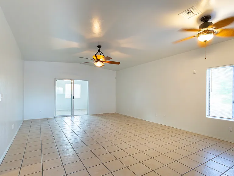 392 Falcon Ct — Photo 9