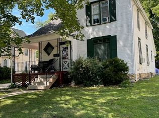 227 W Locust St, Dekalb, IL 60115