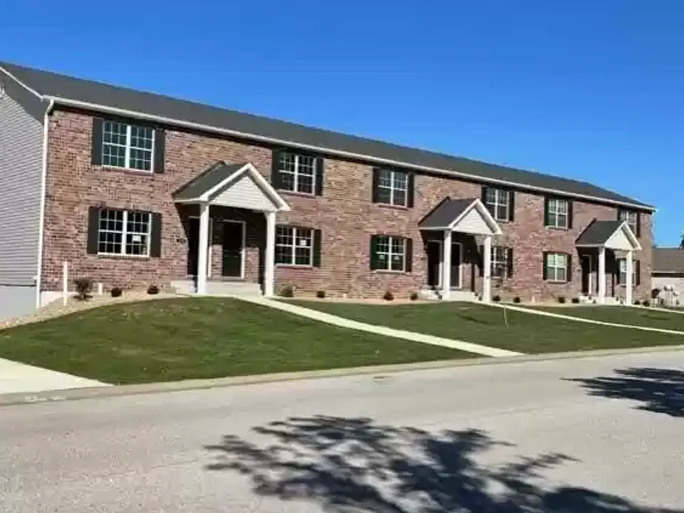 225 Bradford Ln