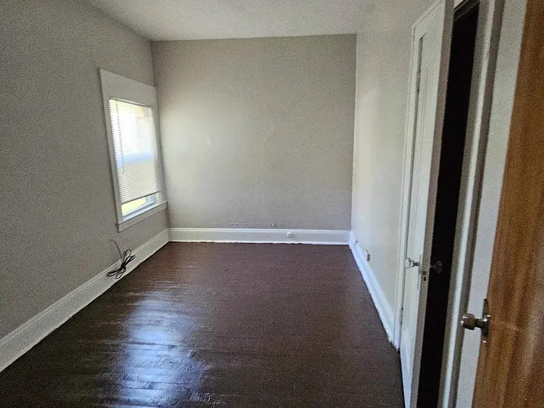 3423 E 140th St #2 — Photo 8