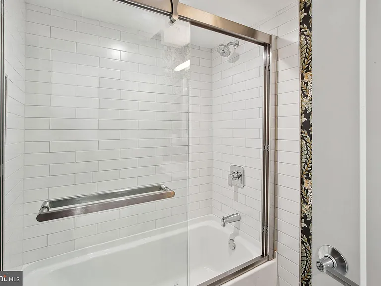 2224 Amber St #4 — Photo 36