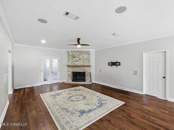 5th image of 56 Westridge Dr