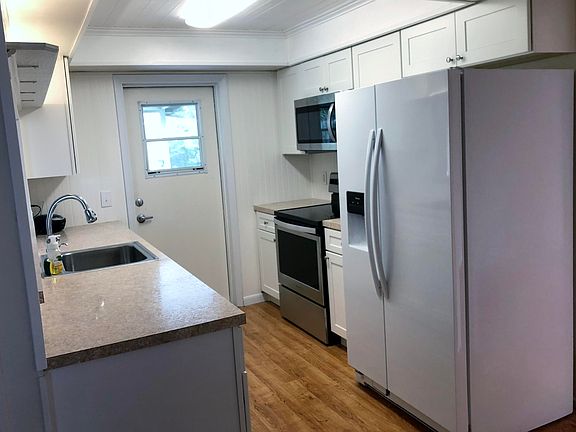 2nd image of 260 Bahama Dr