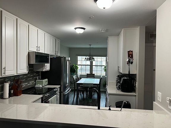 3rd image of 414 Old Pine Way #1