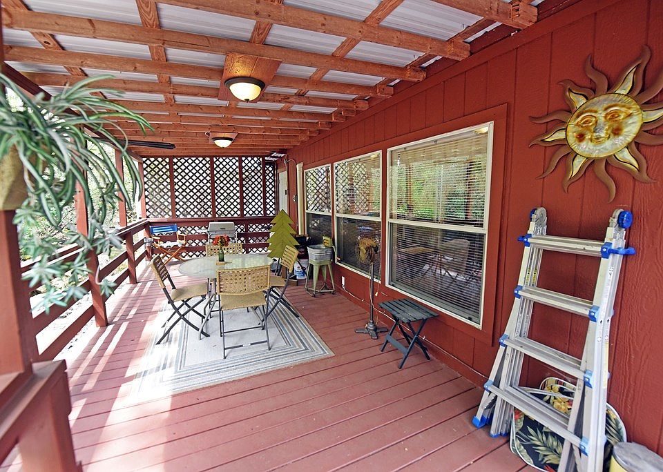 19th image of 1091 Creekside Dr