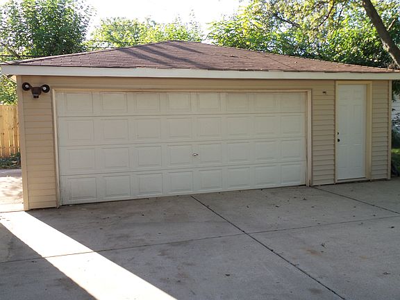2nd image of 714 Caryn Cir