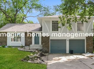 8224 W 97th Ter, Overland Park, KS 66212