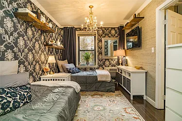 Rented by Century 21 Metropolitan