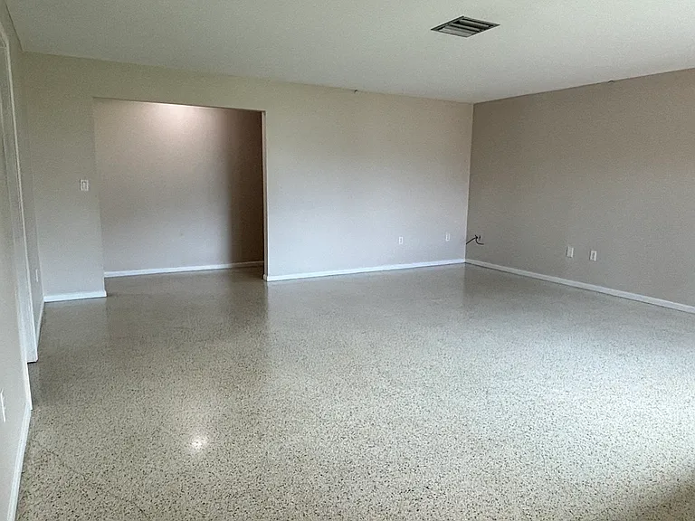 1081 Aron St — Photo 2