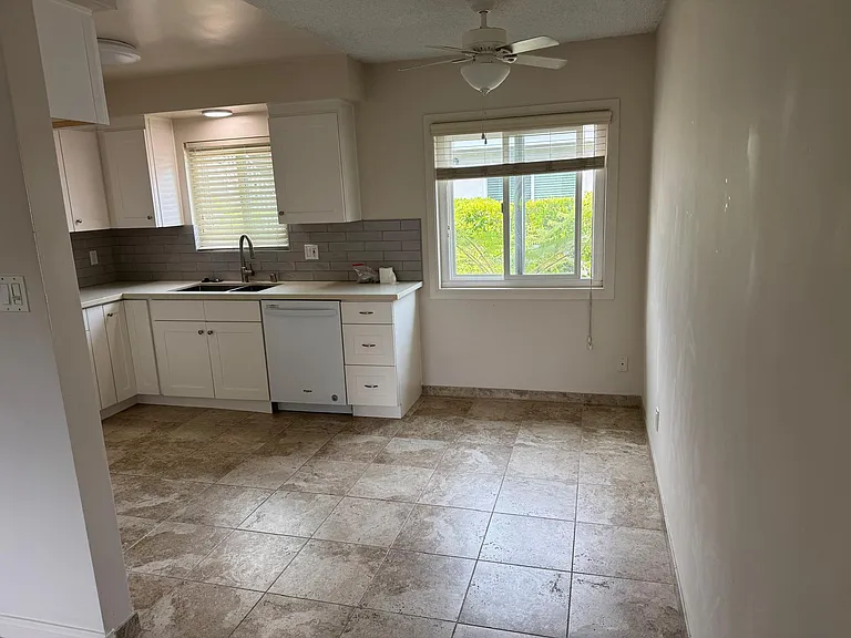 21015 Wood Ave #B — Photo 5