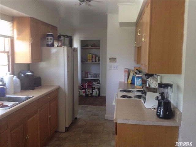 2nd image of 889 Hawkins Ave