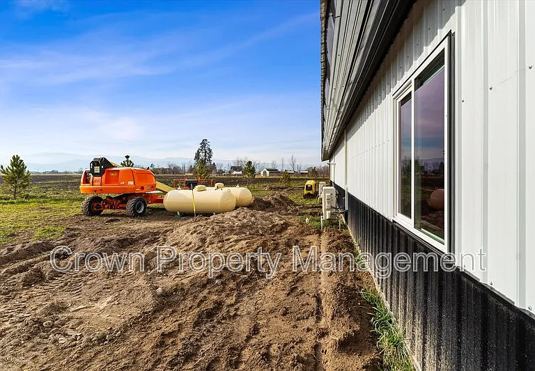 2401 Lower Valley Rd #B — Photo 28